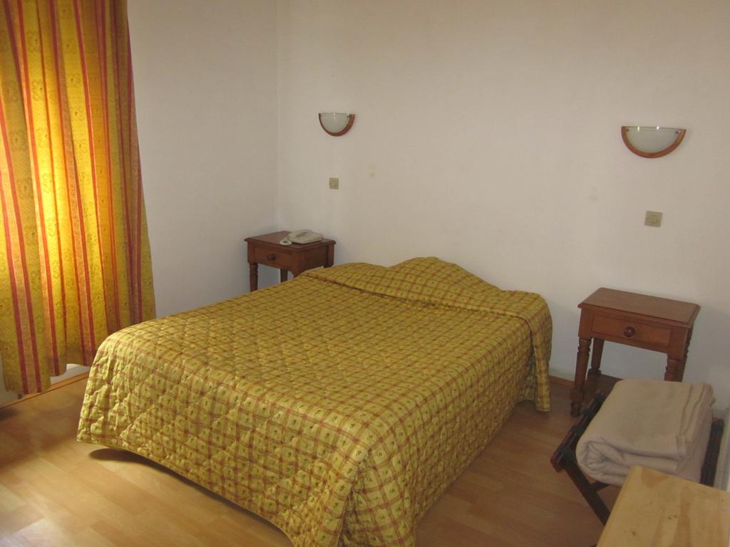 Les Hotes De Cezanne Sézanne Cameră foto